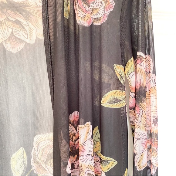 Sheer, black and floral long kimono - Picture 3 of 3